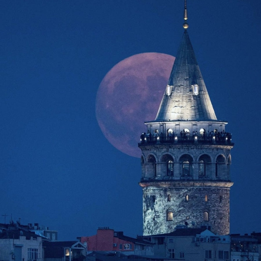 11 Photos Of The Blue Supermoon To Appreciate Before It Happens Again In 2037